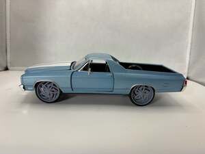 New Ray 1970 Chevrolet El Camino SS 1:25 Scale Diecast Model Car